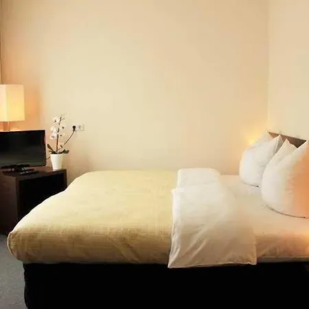 Hotell Luetzow 3*