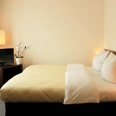 Hotell Luetzow 3*